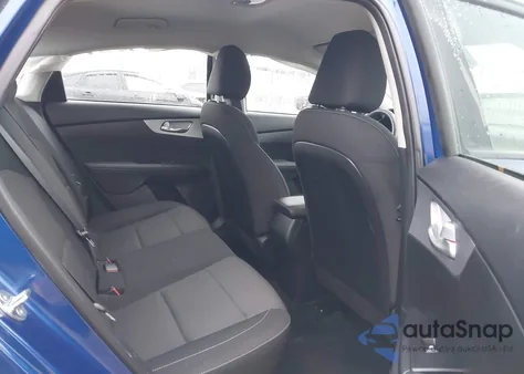 2024 Kia Forte Lxs z USA, uszkodzony, nr VIN 3KPF24AD6RE758913